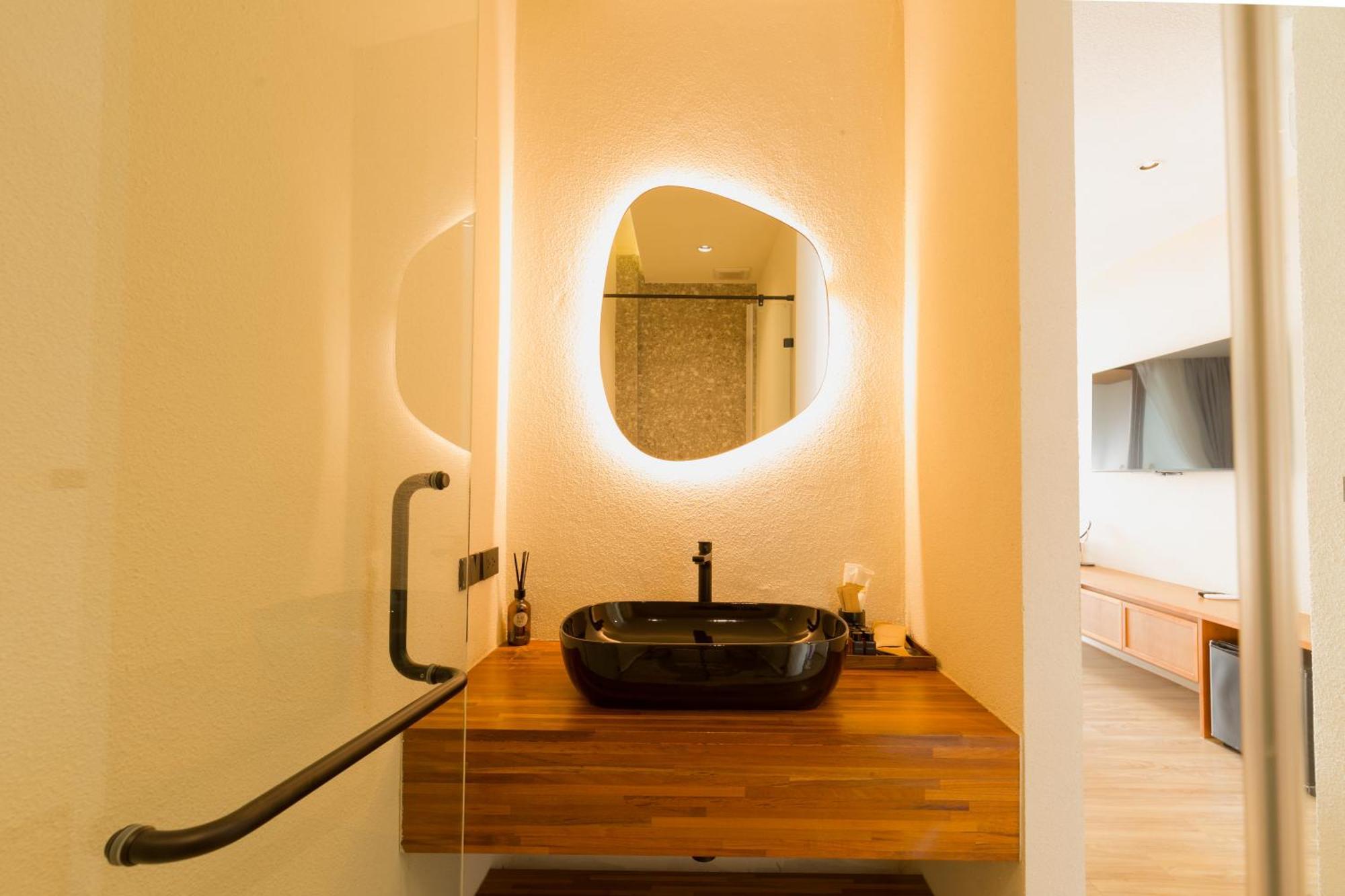 Tasana Bar And Luxury Resort Ko Lan Zewnętrze zdjęcie