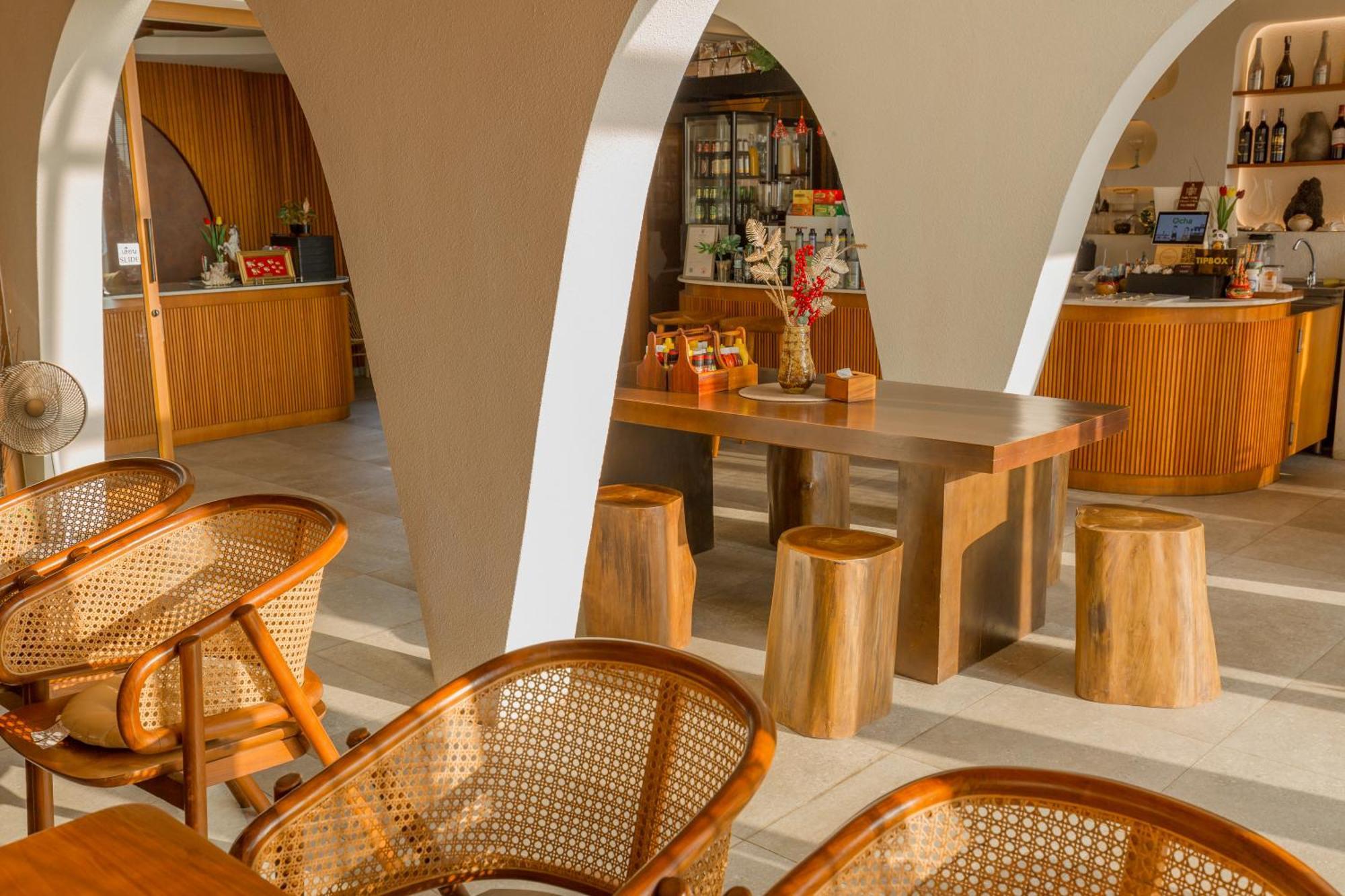 Tasana Bar And Luxury Resort Ko Lan Zewnętrze zdjęcie